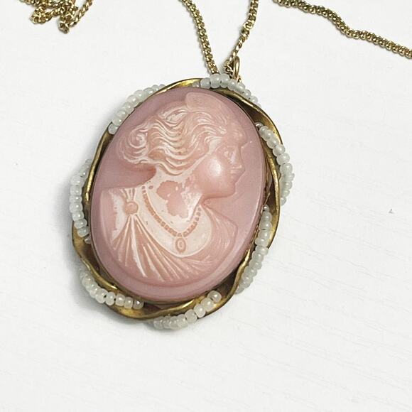 Victorian 19th Century Pink Cameo Carved Shell Pendant Necklace - Picture 1 of 6